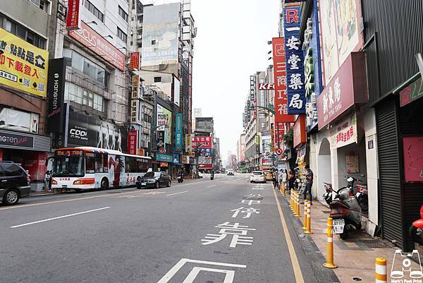 U2電影館台中館之台中火車站步行經過麥當勞.jpg