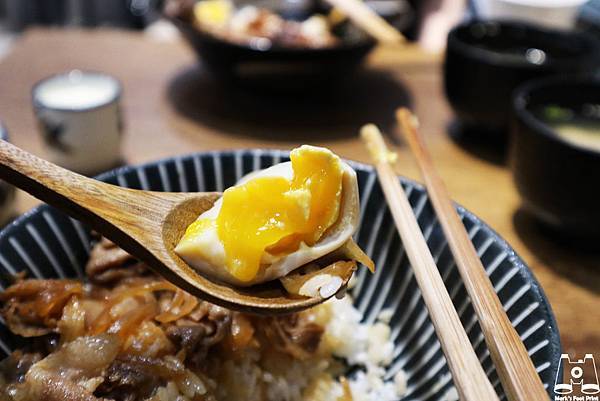 三杉日式創作料理招牌豚丼醣心蛋.jpg