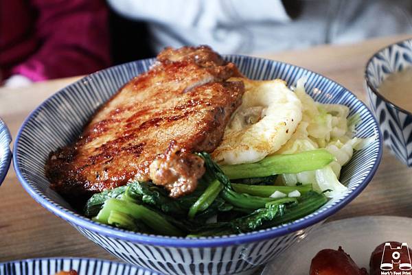 春風稻黃金豬排丼飯.jpg